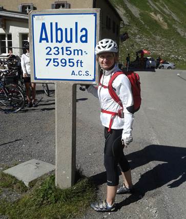Ein Bild, das Text, drauen, Schild, Person enthlt.

Automatisch generierte Beschreibung