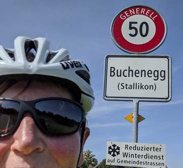Ein Bild, das Person, drauen, Mann, tragen enthlt.

Automatisch generierte Beschreibung