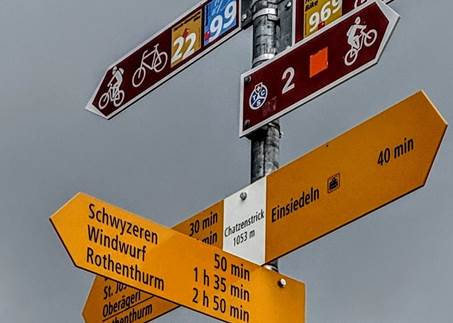 Ein Bild, das Text, Schild, Himmel, drauen enthlt.

Automatisch generierte Beschreibung