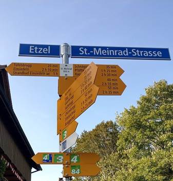 Ein Bild, das Schild, Baum, Strae, Text enthlt.

Automatisch generierte Beschreibung