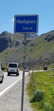 Ein Bild, das drauen, Berg, Strae, Szene enthlt.

Automatisch generierte Beschreibung