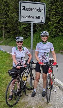 Ein Bild, das Fahrrad, drauen, Person, Gras enthlt.

Automatisch generierte Beschreibung