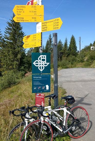 Ein Bild, das Fahrrad, drauen, Baum, Himmel enthlt.

Automatisch generierte Beschreibung