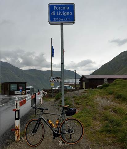 Ein Bild, das Text, Fahrrad, drauen, Himmel enthlt.

Automatisch generierte Beschreibung