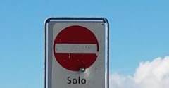 Ein Bild, das drauen, Schild, Strae, Ende enthlt.

Automatisch generierte Beschreibung