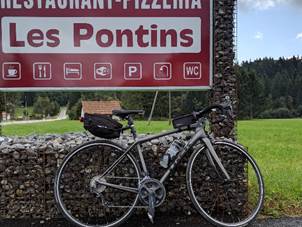 Ein Bild, das Fahrrad, drauen, Gras, Schild enthlt.

Automatisch generierte Beschreibung