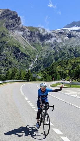 Ein Bild, das drauen, Strae, Fahrrad, Natur enthlt.

Automatisch generierte Beschreibung