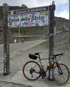 Ein Bild, das Text, Fahrrad, drauen, Himmel enthlt.

Automatisch generierte Beschreibung